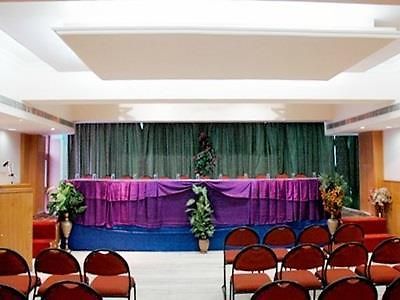 Hotel Celebration Канпур Экстерьер фото