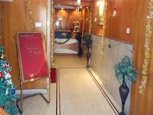 Hotel Celebration Канпур Экстерьер фото